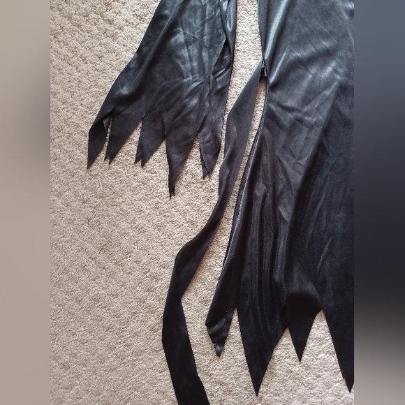 Women's Tattered Witch Dress & Purple Mesh Spiderweb Hat - Picture 6 of 8